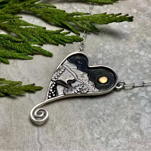 Heart Mountain Path Necklace - Picture 4 of 4